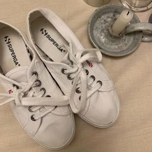 Superga size 36 platform